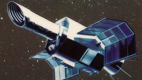 Eine Illustration zeigt den International Ultraviolet Explorer, der von 1978 bis 1996 den Kosmos beobachtet hat.
