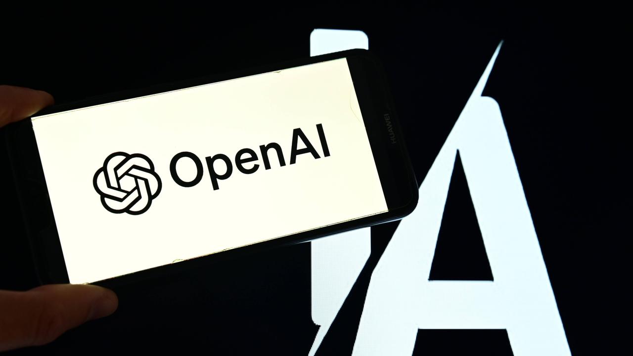 Das Open AI-Logo in einer Fotomontage vor einem KI-generierten Hintergrund. 