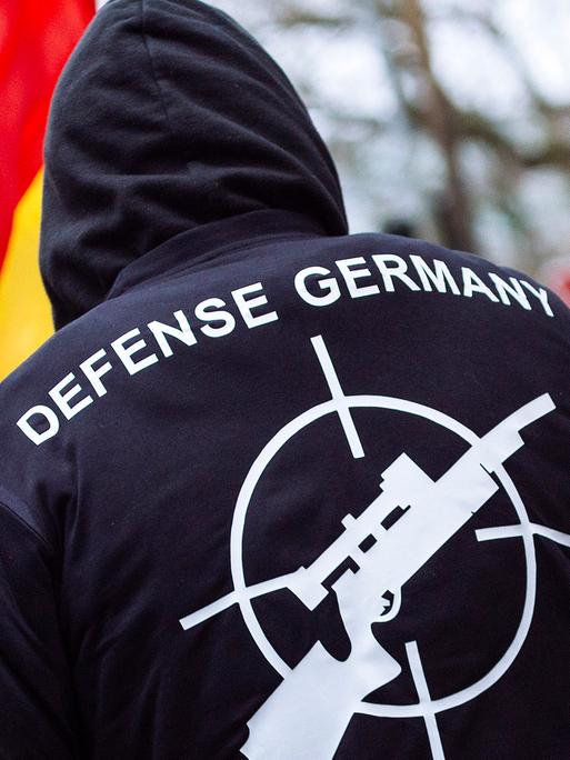 Teilnehmer einer Demo im rechtsextremen Milieu