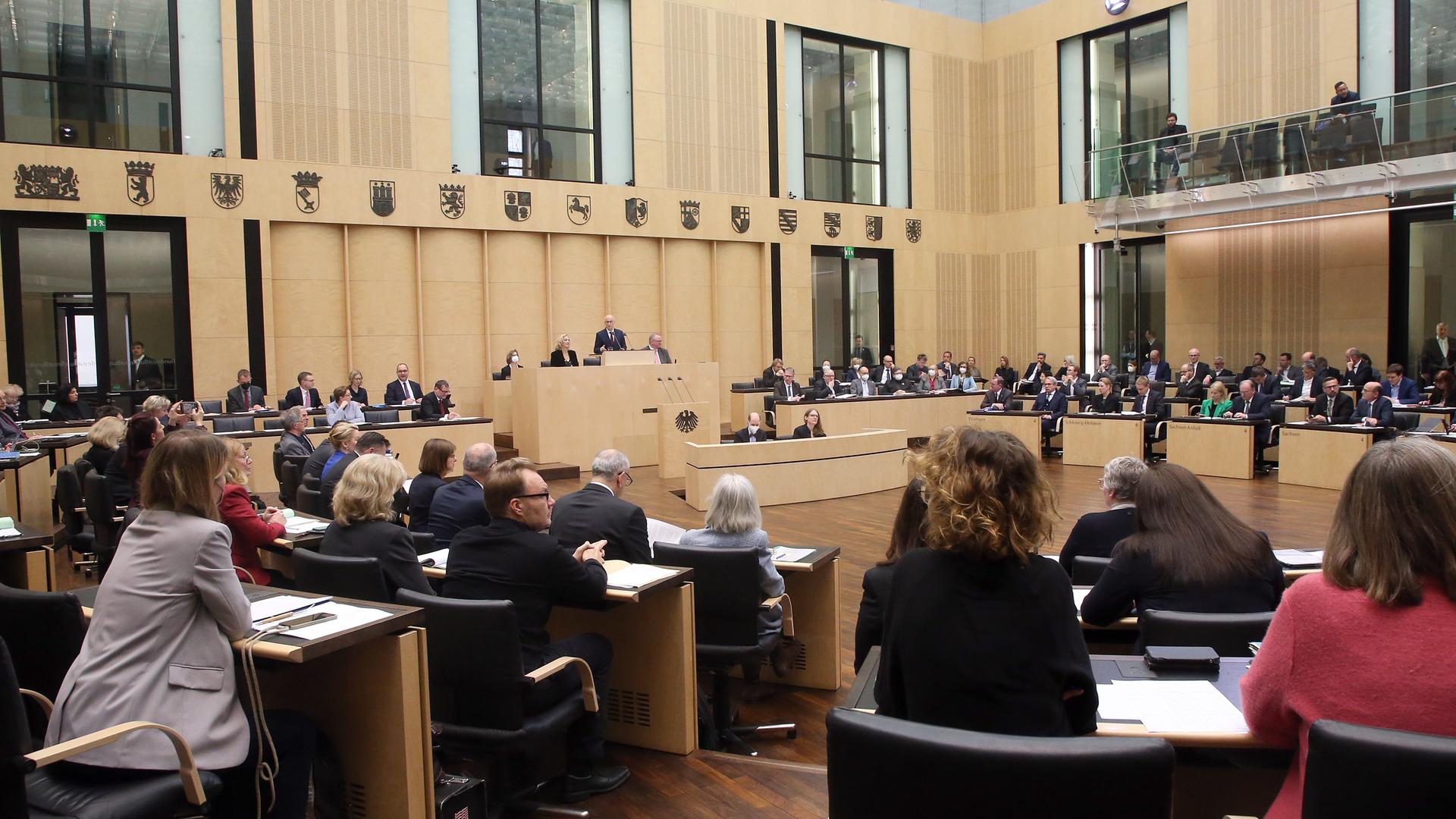 Berlin: Die Länderkammer mit den Abgeordneten Berlin: Die Länderkammer mit den Abgeordneten