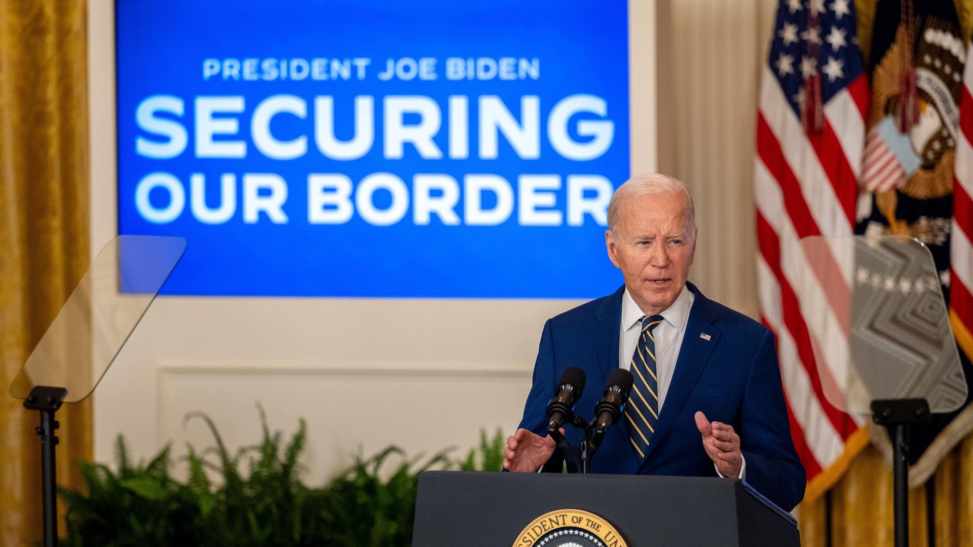 Präsident Joe Biden hält im East Room des Weißen Hauses eine Rede. Präsident Joe Biden hält im East Room des Weißen Hauses eine Rede.