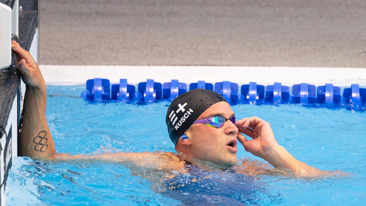 Zu sehen ist Schwimmer Marius Kusch aus Deutschland im Becken.