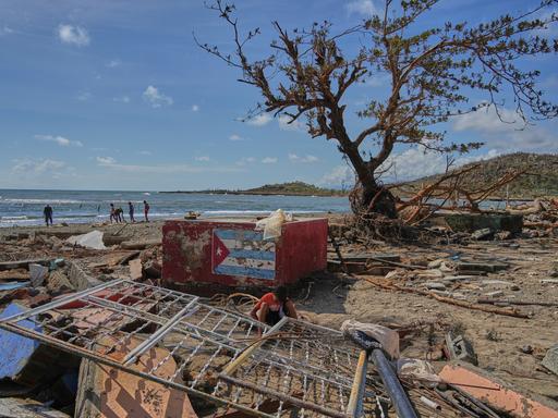 Das Bild zeigt die Zerstörungen am Strand Boca de dos Rios auf Kuba, nachdem Hurrikan "Melissa" hindurchgefegt ist