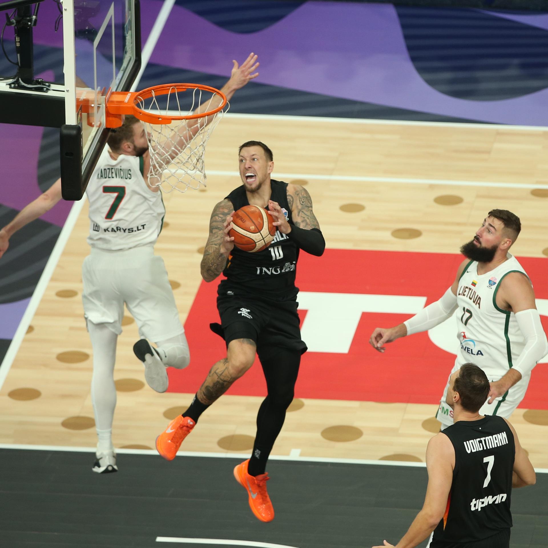 Europameisterschaft - Deutsche Basketballer gewinnen Gruppenspiel gegen Litauen