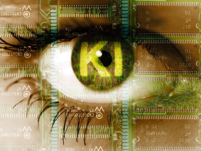 Symbolbild künstliche Intelligenz: Fotomontage mit Auge einer Frau mit Binärcode und dem Schriftzug KI