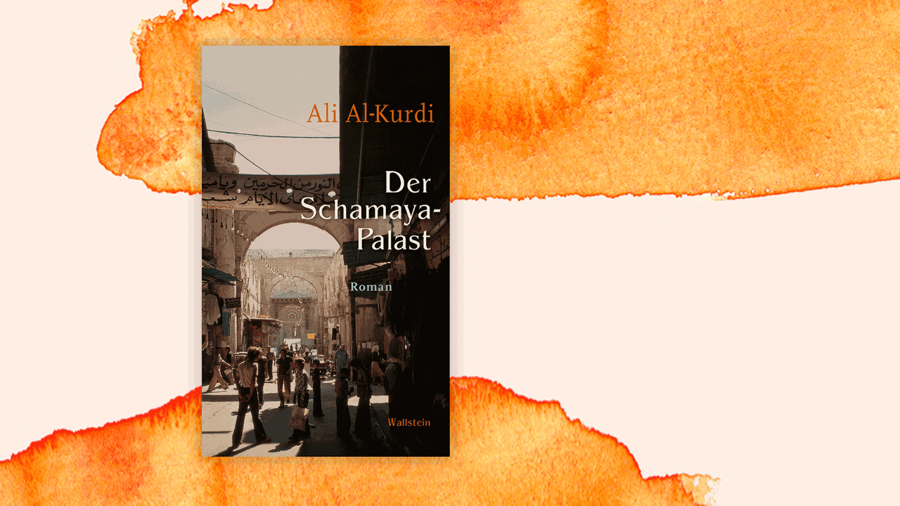 Cover von Ali Al-Kurdis Roman "Der Schamaya-Palast". Dort ist eine arabische Stadt mit einem Torbogen und Menschen auf der Straße zu sehen.