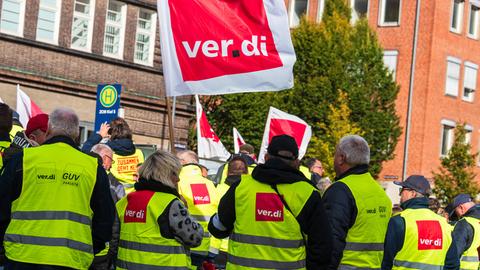 Warnstreik der Busfahrerinnen und Busfahrer des privaten Busgewerbes in Schleswig-Holstein mit ver.di und dem Omnibusverband. 