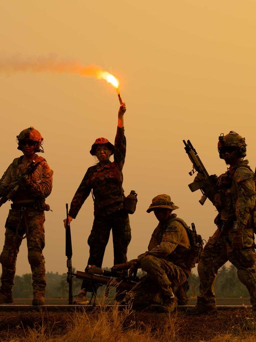 Eine Gruppe Soldaten.