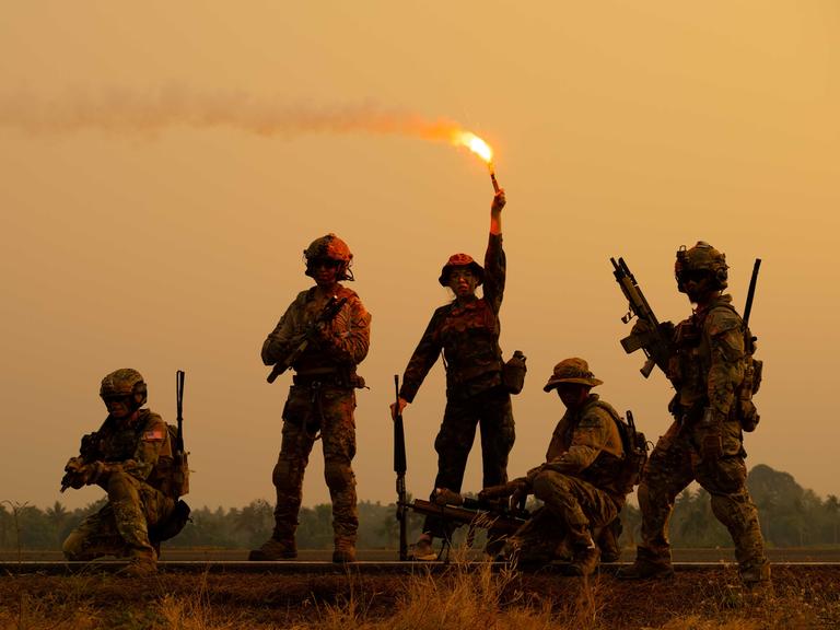 Eine Gruppe Soldaten.
