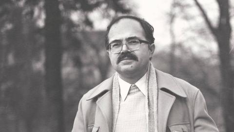 Porträt in schwarz-weiß aus dem Jahr 1980 zeigt den Lyriker Wulf Kirsten 