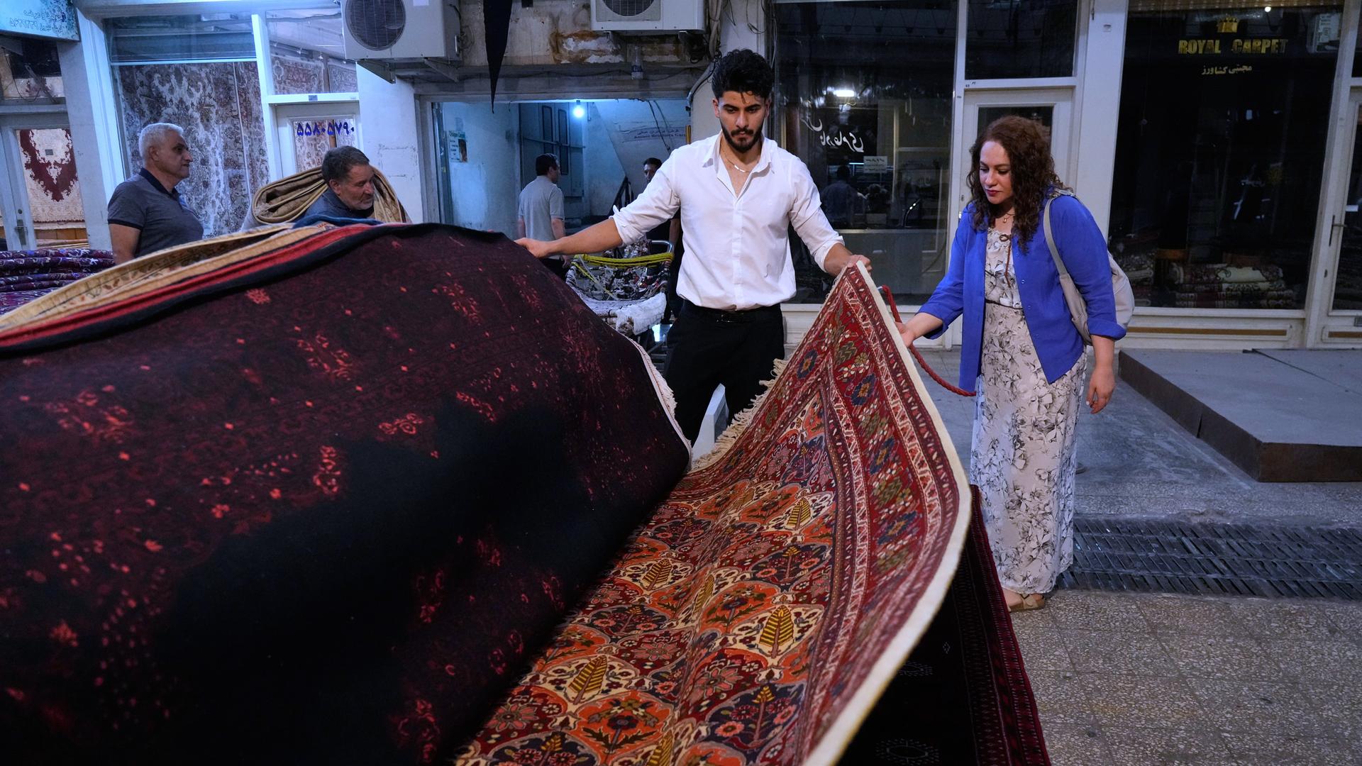Die Bevölkerung im Iran ist dazu aufgerufen, Strom zu sparen.
