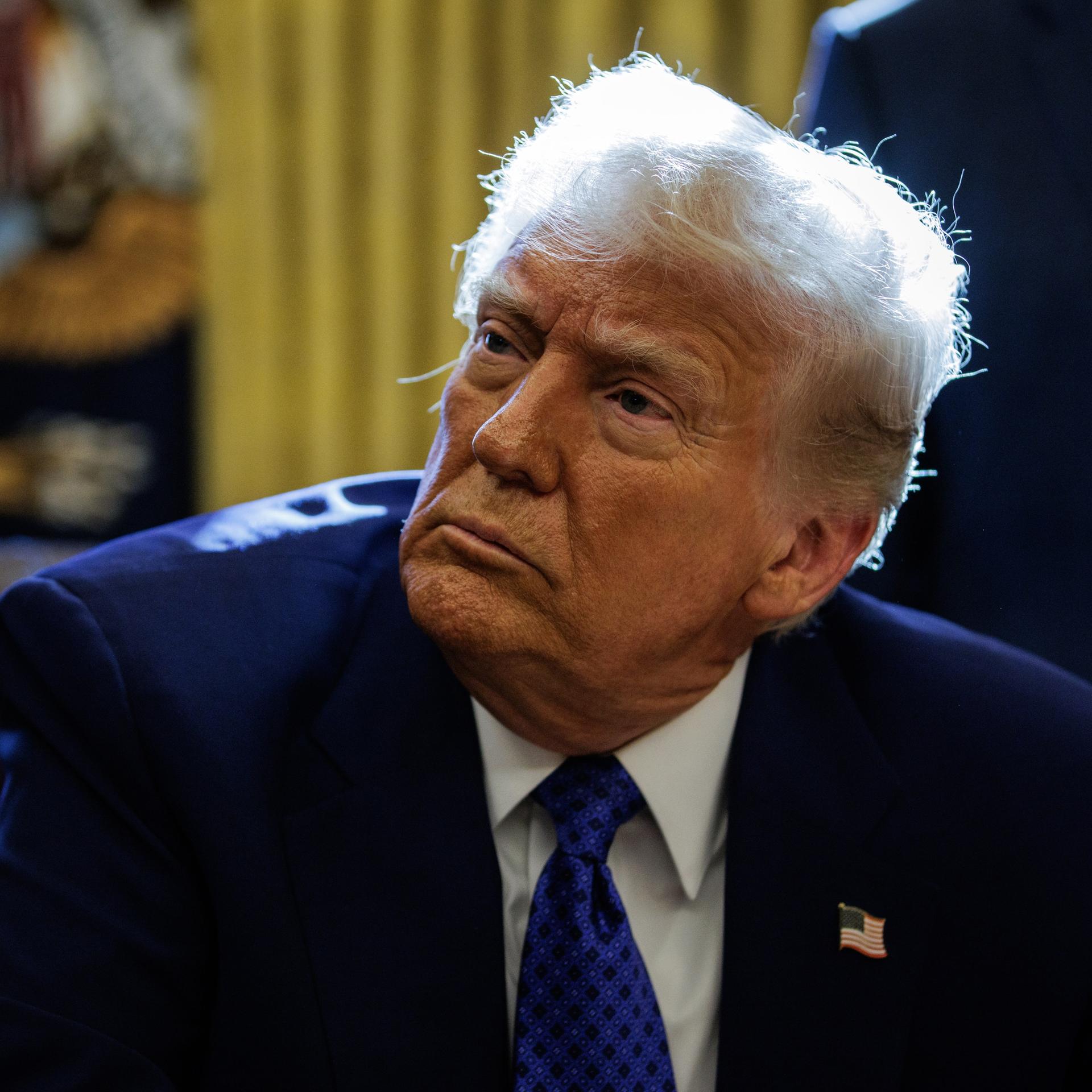 US-Präsident Donald Trump im Oval Office des Weißen Haus am 14. Februar 2025 in Washington.