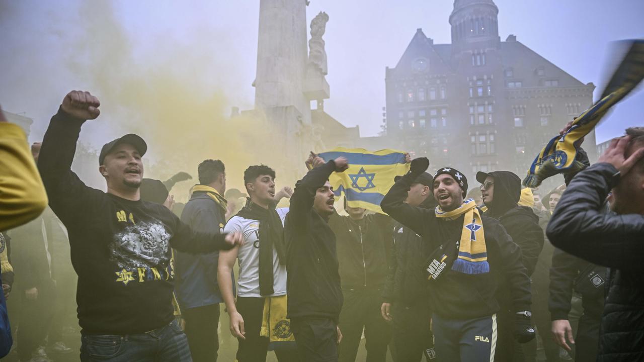 Fans von Maccabi Tel Aviv vor dem Europa-League-Spiel in Amsterdam