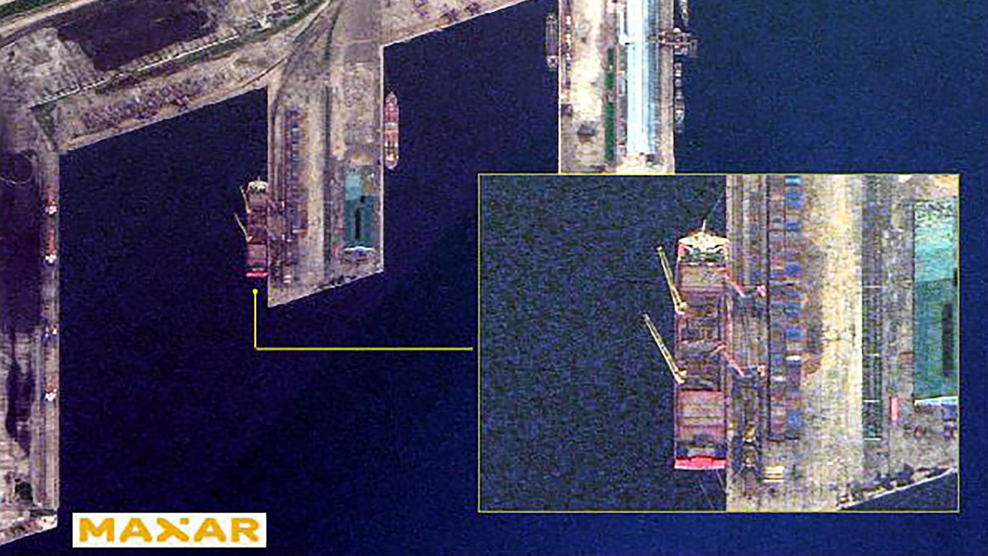 Das Satellitenbild vom südkoreanischen Geheimdienst soll zeigen, wie das russische Schiff Angara mit Waffen in Nordkorea ablegt.