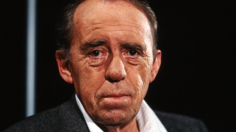 Heinrich Böll im Porträt.