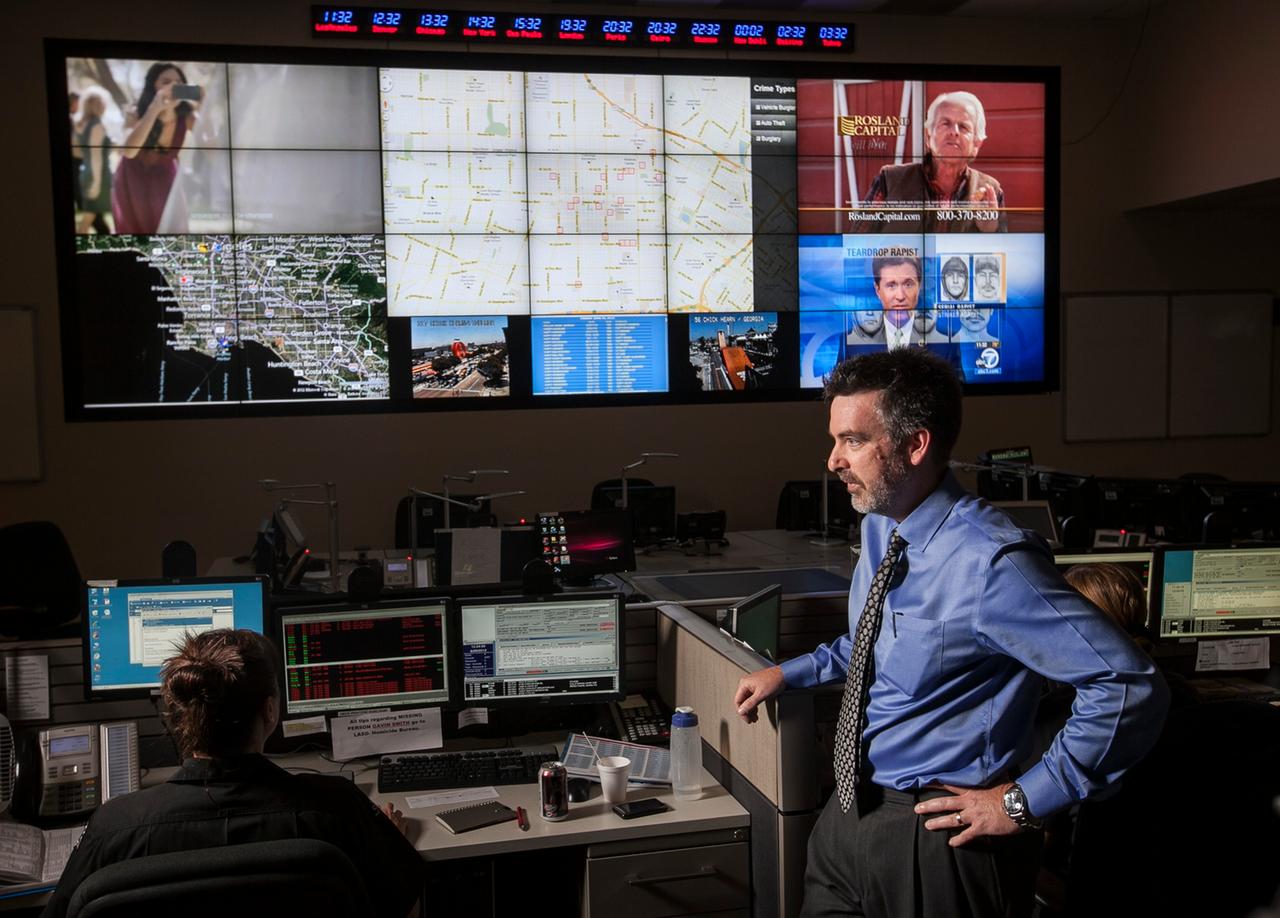 Jeff Brantingham, ein Professor der University of California Los Angeles, zeigt "predictive policing" Zonen im Los Angeles Police Department.