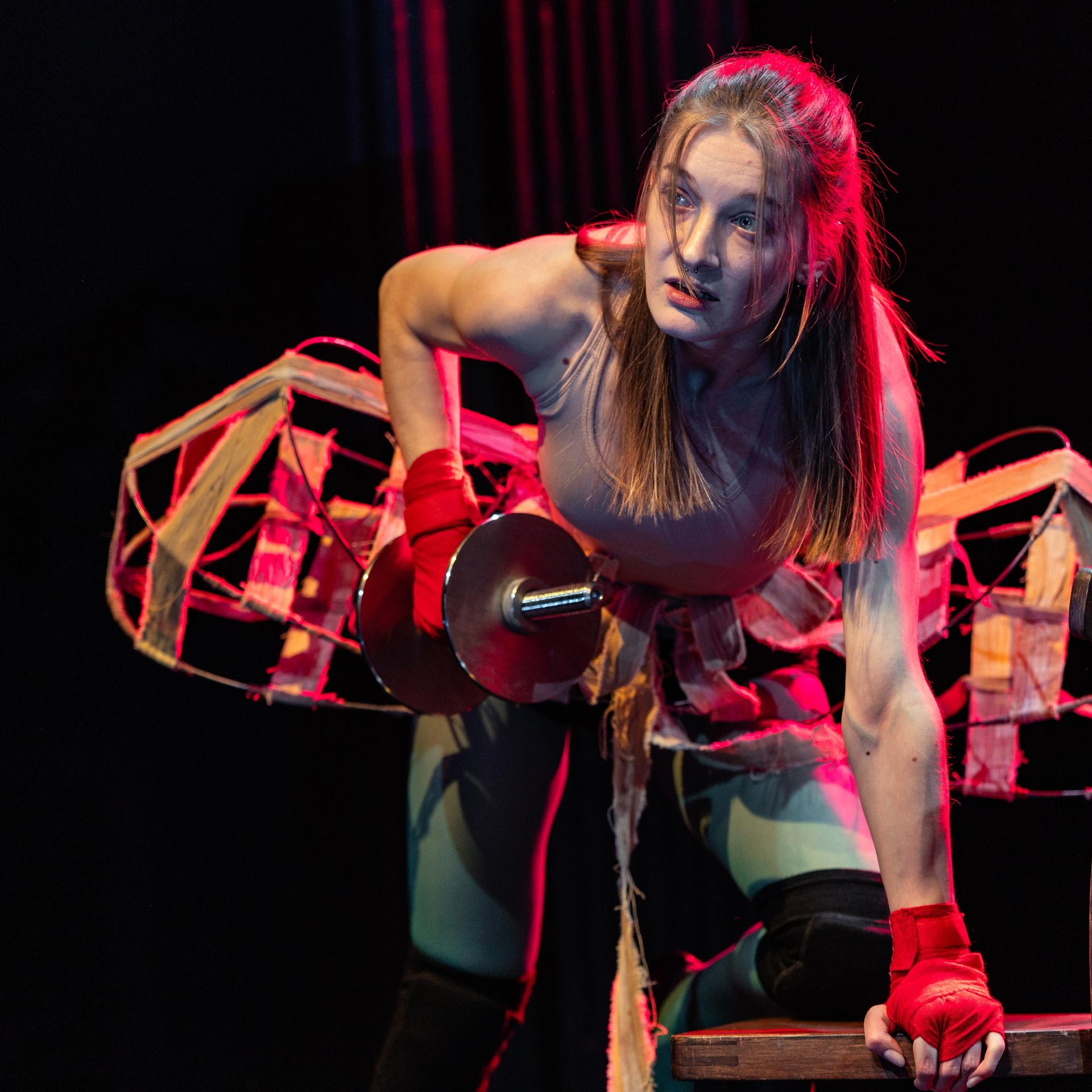 Dramaturgin Alina Sarnatska - Zwischen Front und Feminismus episode artwork