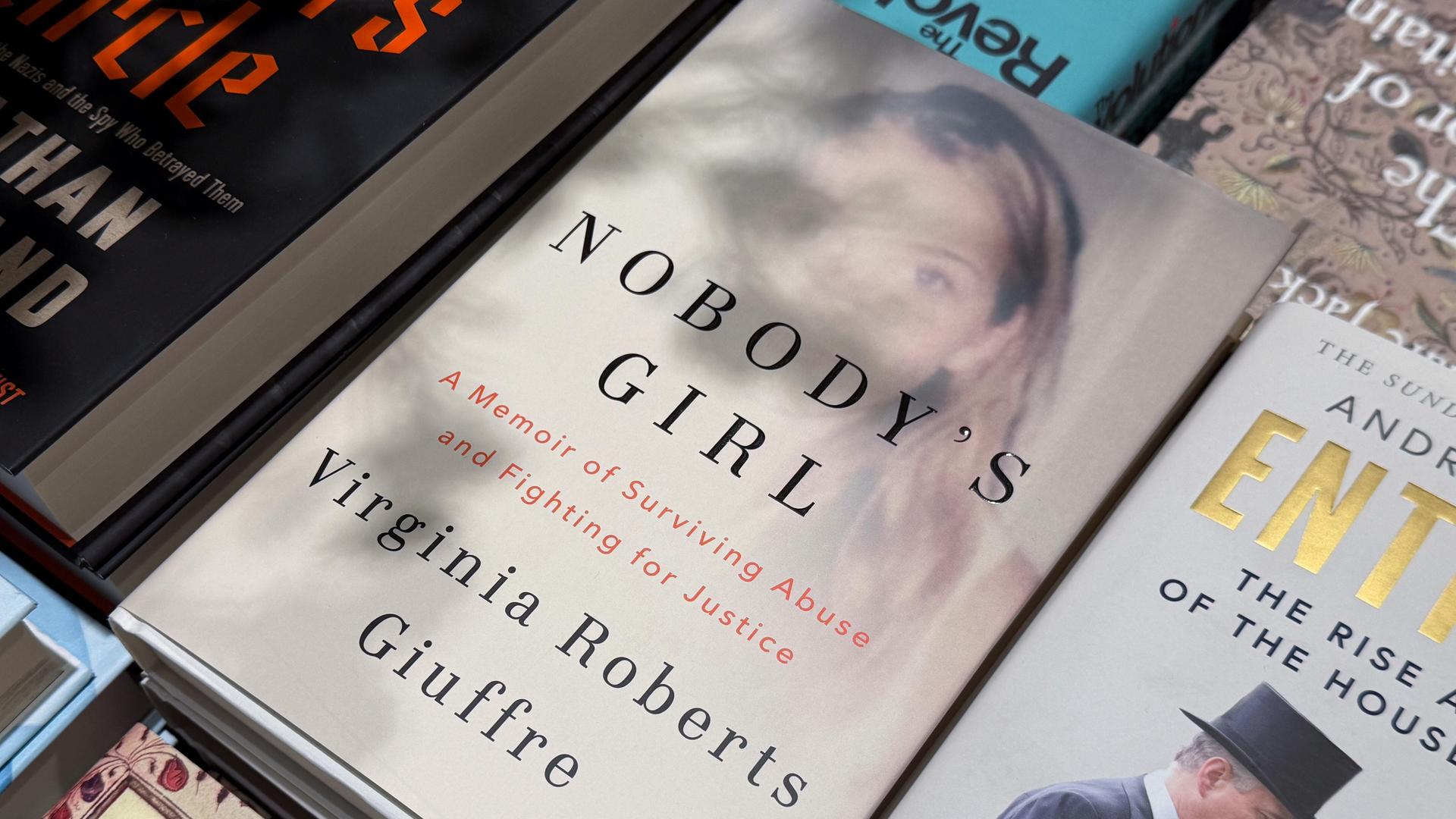 "Nobody’s Girl – A Memoir of Surviving Abuse and Fighting for Justice" von Virginia Roberts Giuffre ist am 21. Oktober 2025 in London, Großbritannien, zu sehen.