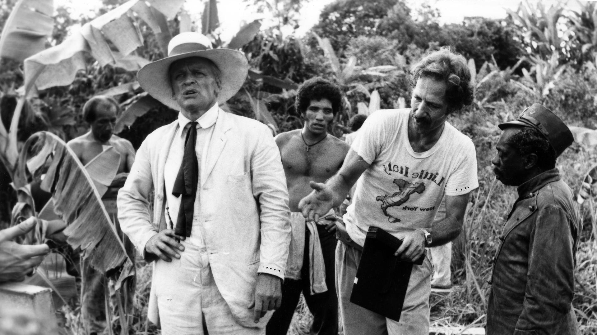 Wahnsinnsaufwand: Werner Herzog, rechts, und Klaus Kinski 1982 am Set von "Fitzcarraldo". Wahnsinnsaufwand: Werner Herzog, rechts, und Klaus Kinski 1982 am Set von "Fitzcarraldo".