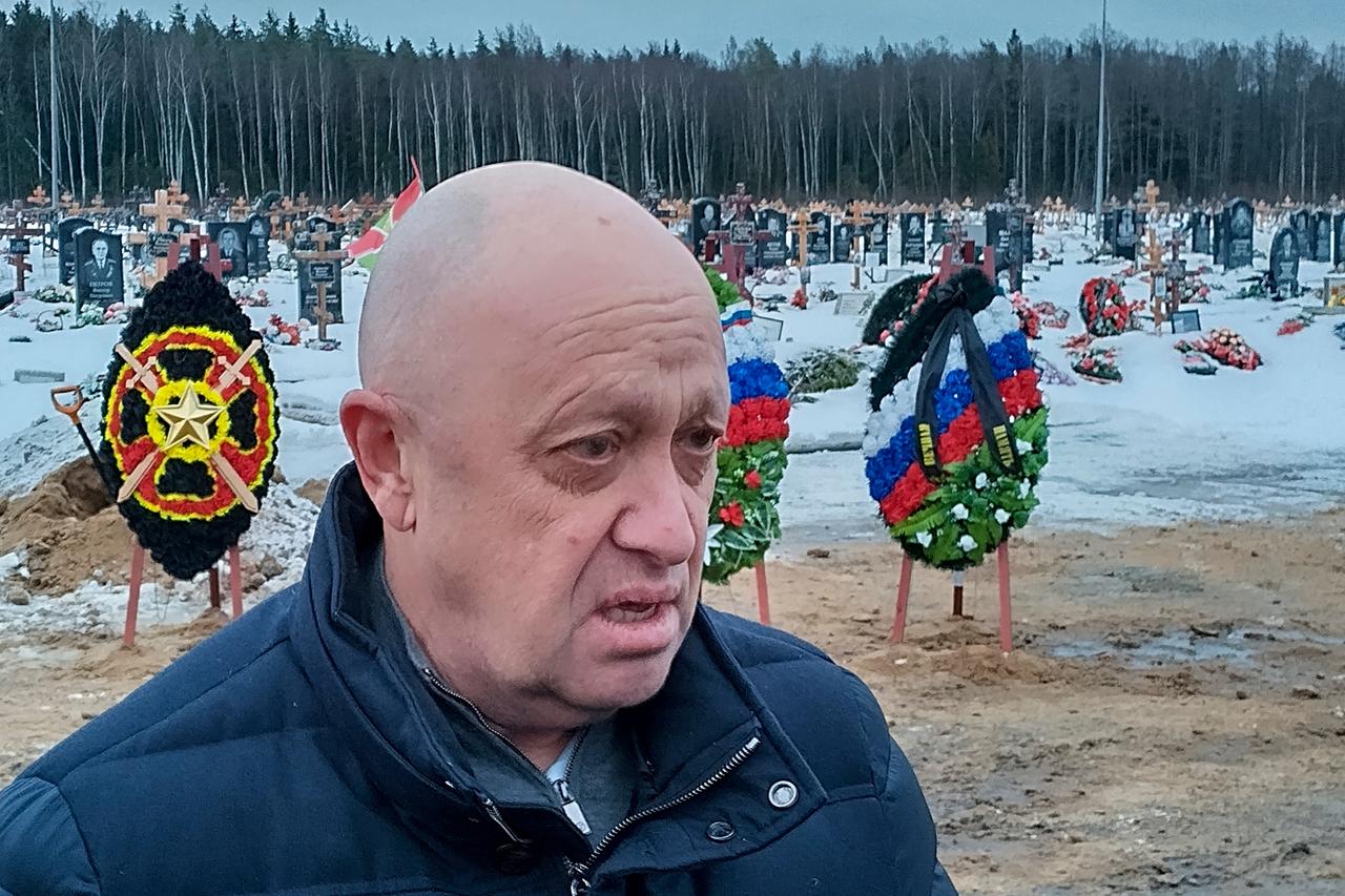 Der Chef der russischen Söldnergruppe Wagner Jewgeni Prigoschin am 24. Dezember 2022 auf einem Friedhof