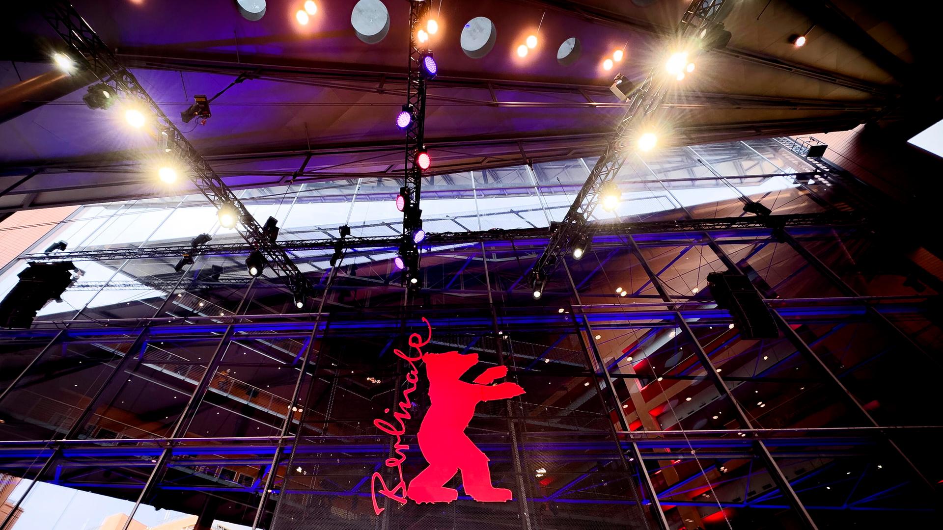 Blick auf das Bären-Logo der 76. Berlinale Blick auf das Bären-Logo der 76. Berlinale