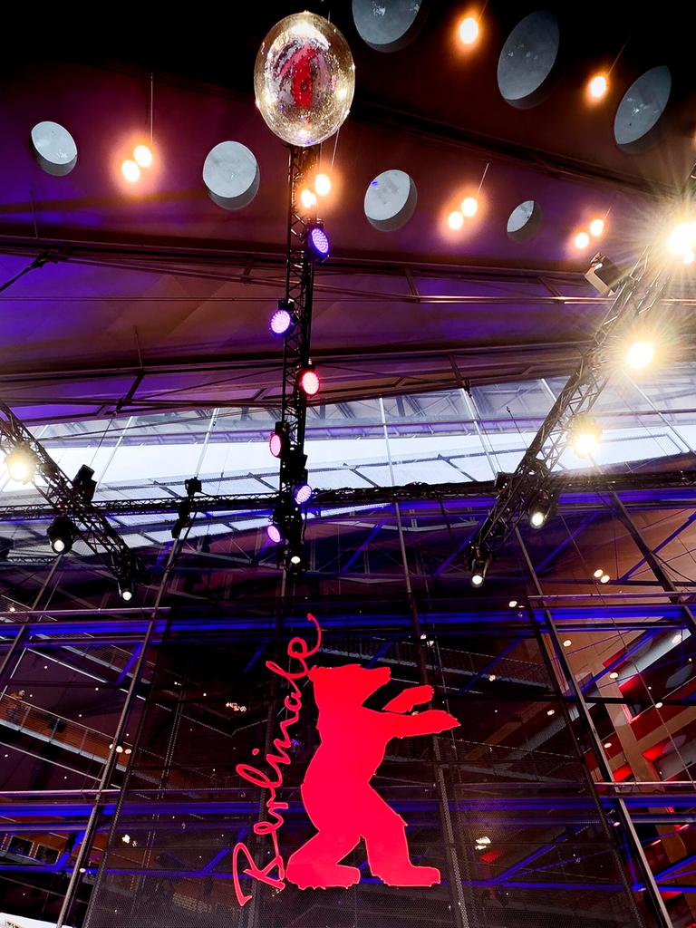 Blick auf das Bären-Logo der 76. Berlinale