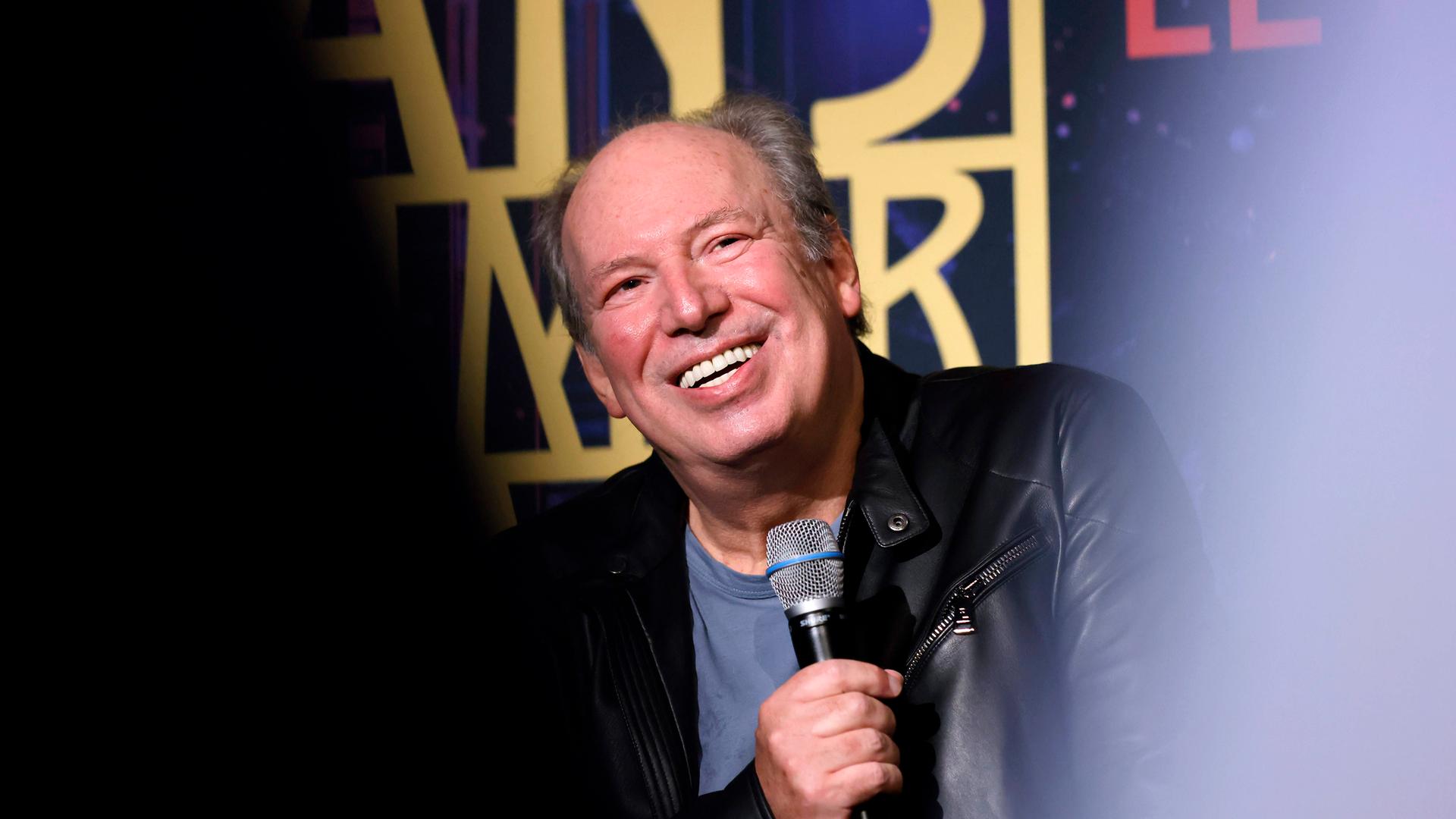 Filmkomponist Hans Zimmer bei einer Pressekonferenz zu seiner neuen Live-Show Hans Zimmer Live - The Next Level in der Lanxess-Arena Köln. Seit den 1980er Jahren hat Zimmer Musik für über 150 Filme komponiert. 