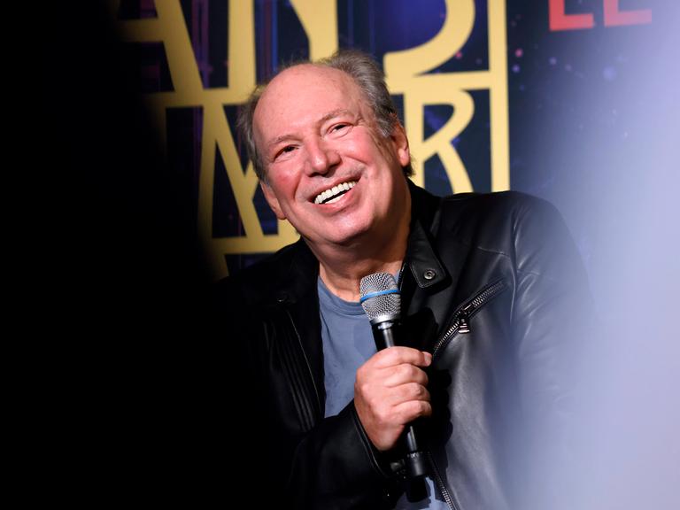 Filmkomponist Hans Zimmer bei einer Pressekonferenz zu seiner neuen Live-Show Hans Zimmer Live - The Next Level in der Lanxess-Arena Köln. Seit den 1980er Jahren hat Zimmer Musik für über 150 Filme komponiert. 