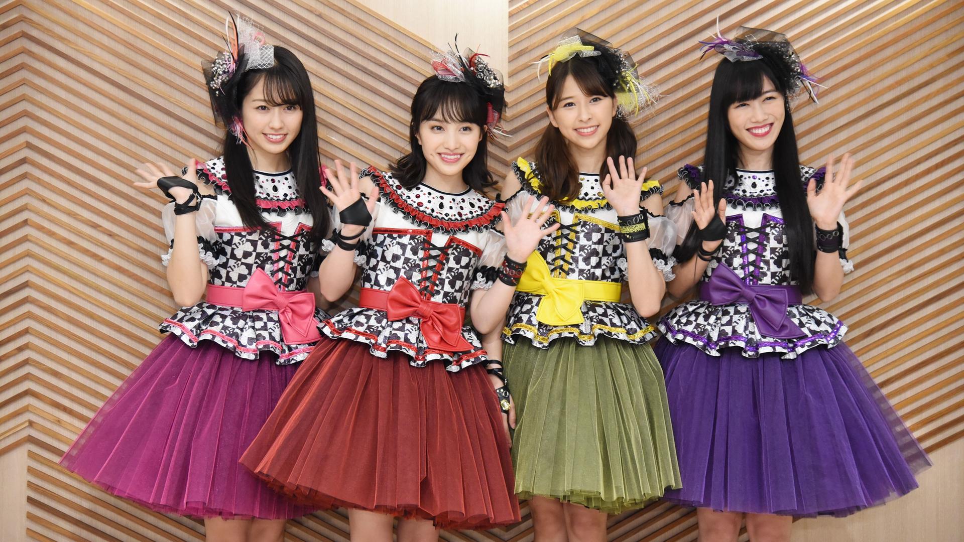 Die vier Mitglieder der japanischen Girl-Group "Momoiro Clover Z" bei einem Fototermin im Jahr 2019. Die vier Mitglieder der japanischen Girl-Group "Momoiro Clover Z" bei einem Fototermin im Jahr 2019.