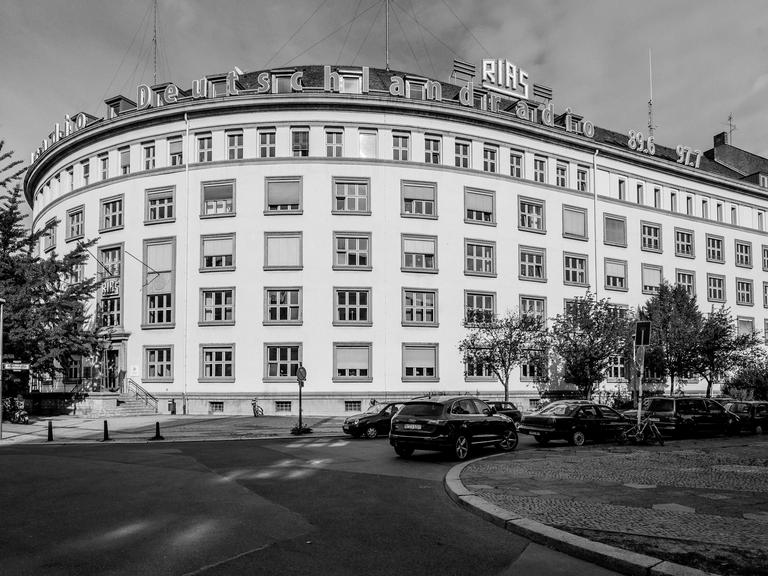Außenaufnahmen Deutschlandradio Funkhaus Berlin, RIAS-Gebäude im Spätsommer