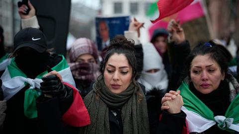 Eine Demonstration in Berlin aus Solidarität mit den Protesten im Iran