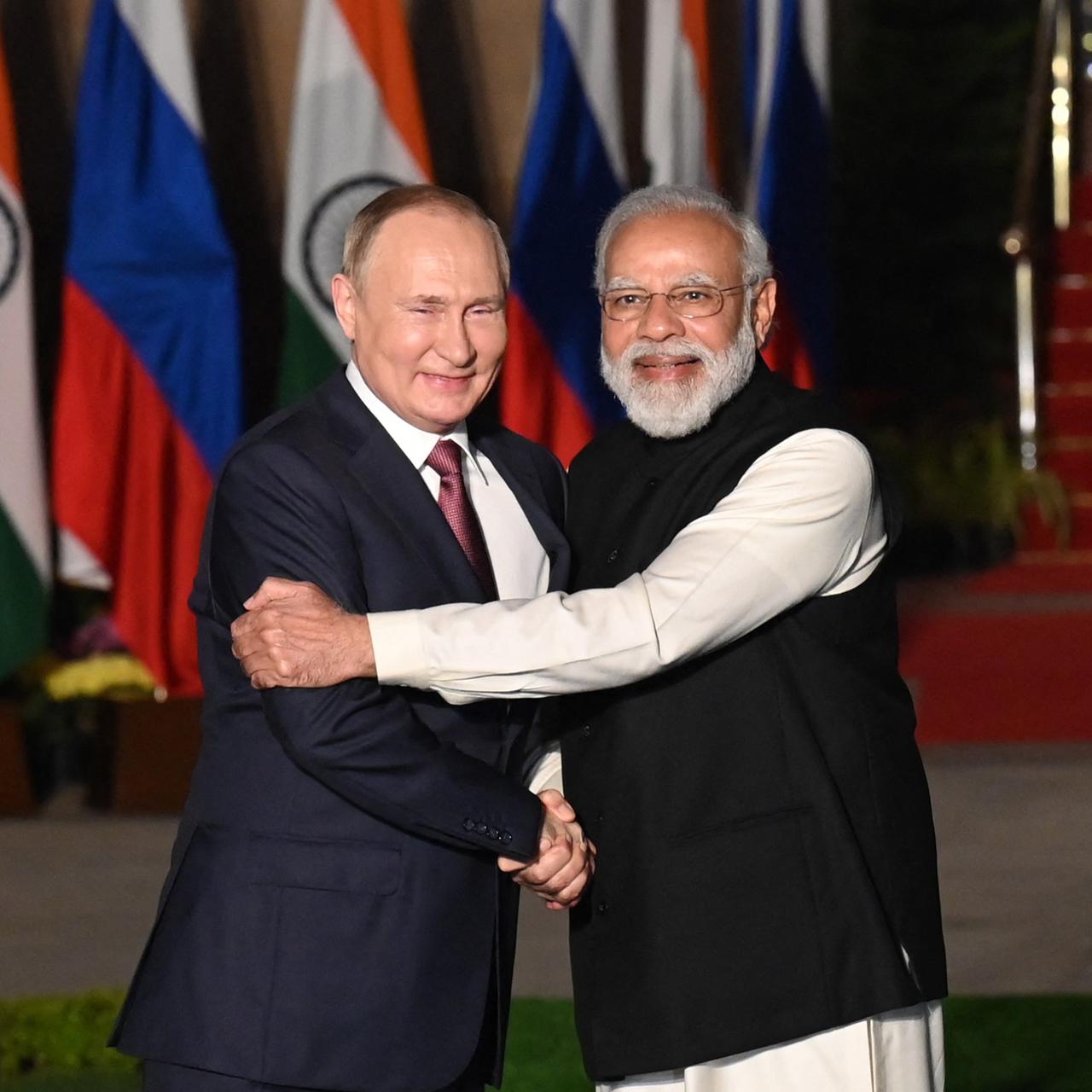 Das Foto zeigt Indiens Ministerpräsidenten Modi und den russischen Präsidenten Putin.