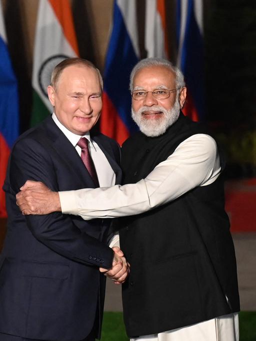 Das Foto zeigt Indiens Ministerpräsidenten Modi und den russischen Präsidenten Putin.