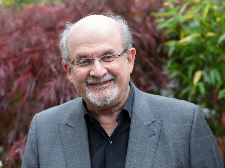 Der Autor Salman Rushdie am 12.10.2019 beim Cheltenham Literature Festival