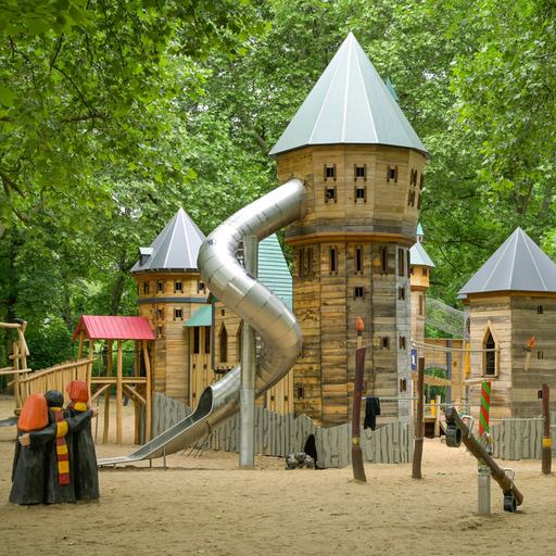 Zauberspielplatz, Kletterburg, Volkspark Wilmersdorf, Kufsteiner Straße, Schöneberg, Berlin, Deutschland 