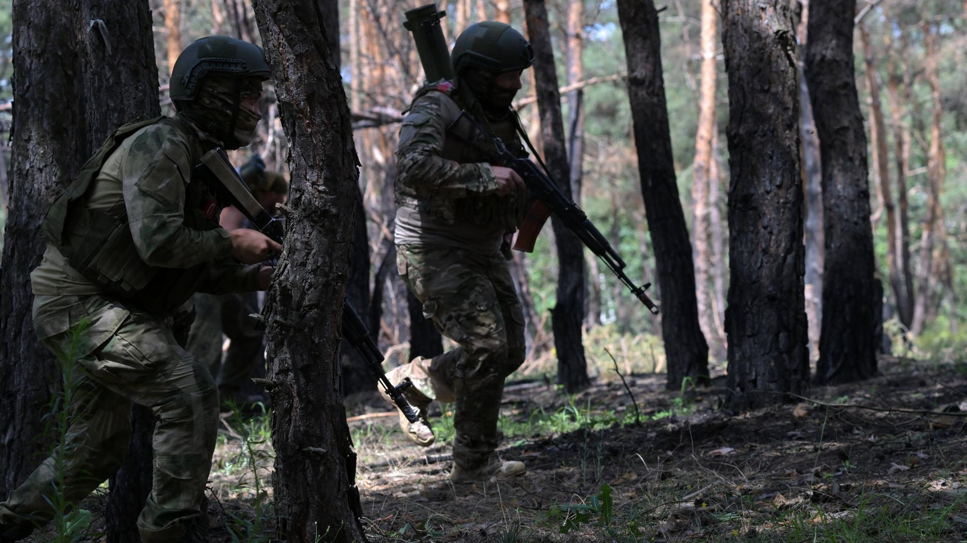 Ukrainische Soldaten in der Region Donezk am 13. Juli 2023