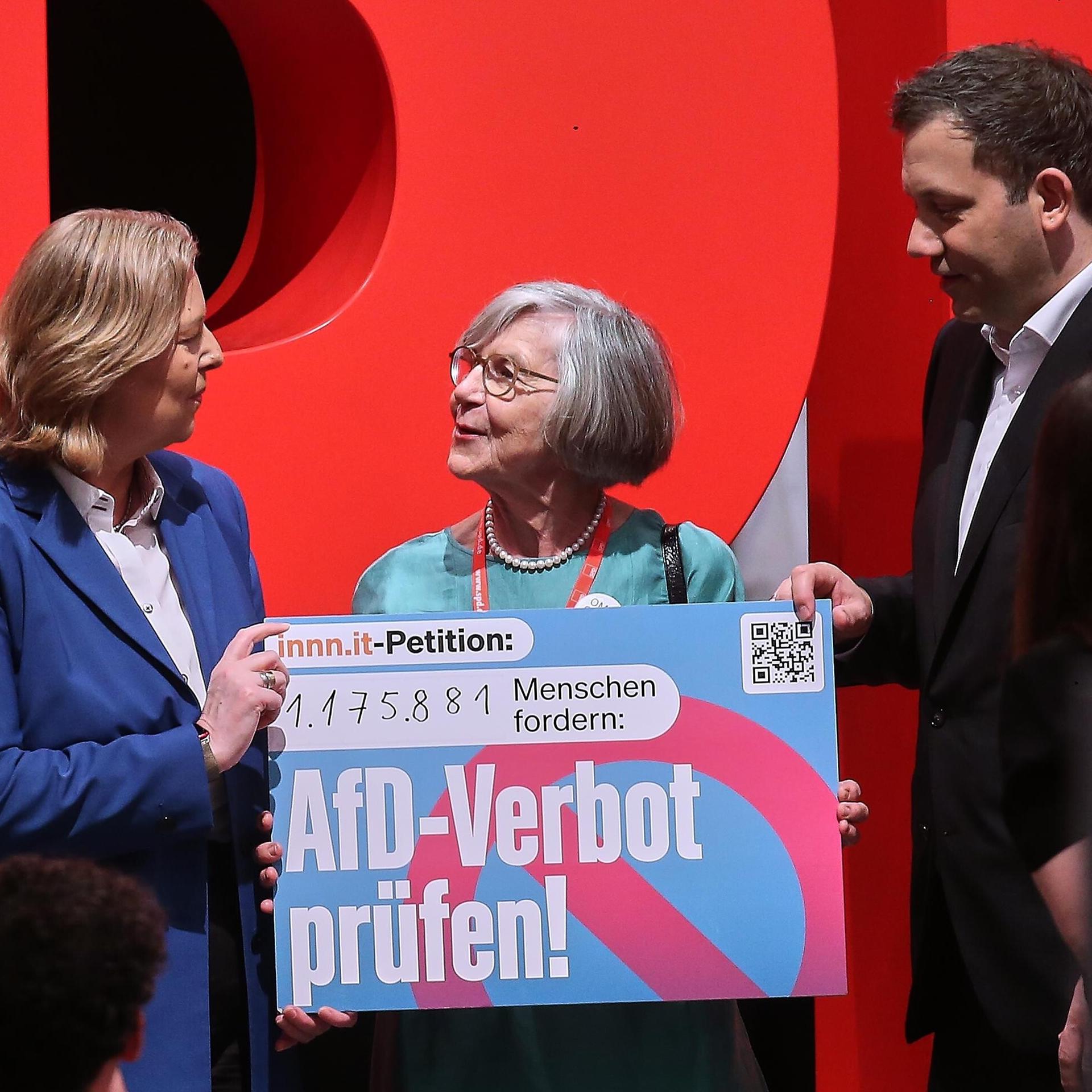 Brandmauer beibehalten? - Nach Aussage von Albig: SPD diskutiert über Umgang mit AfD