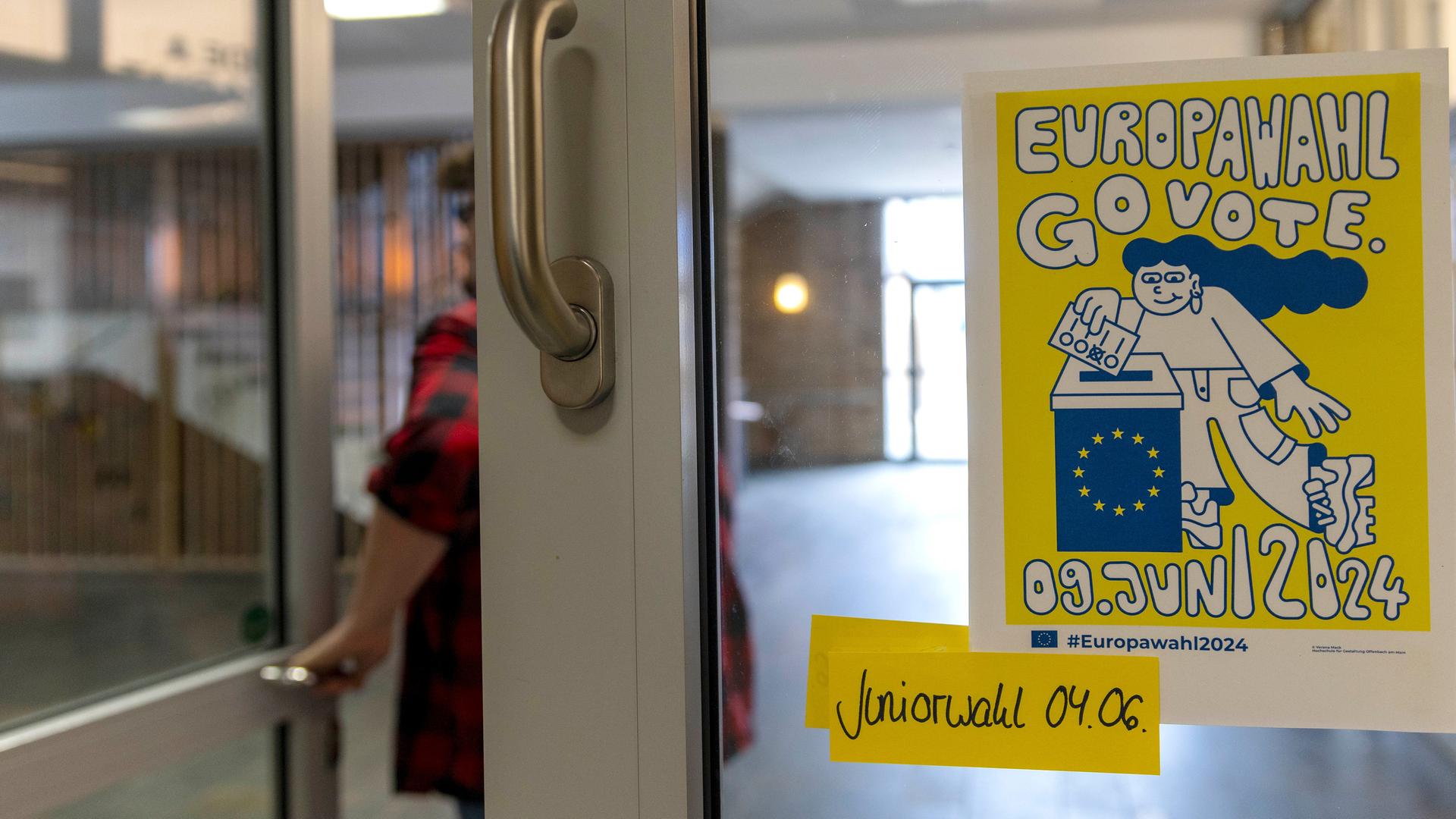 Plakat wirbt für Erstwähler bei der Europawahl 2024.
