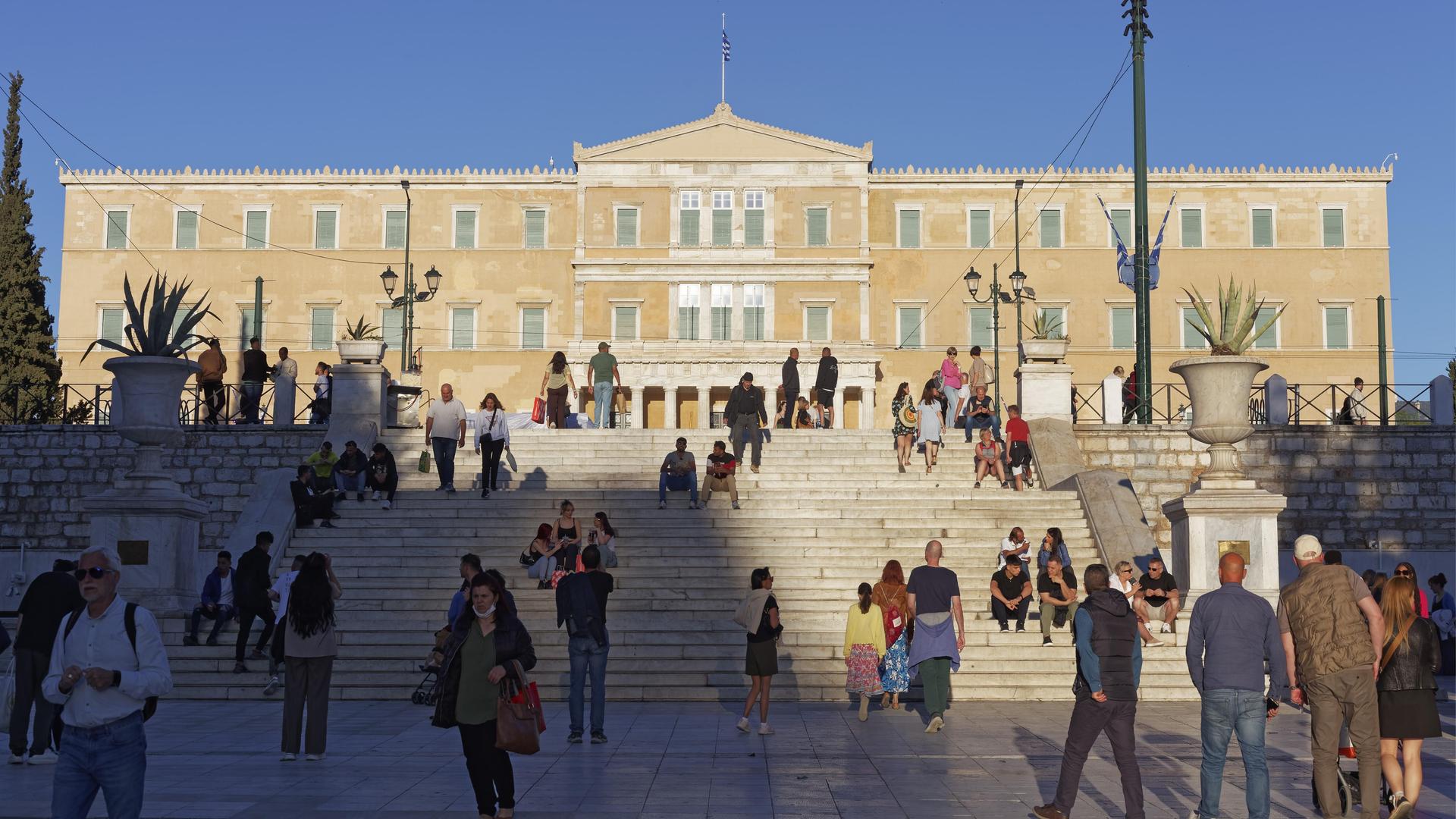 Parlamentsgebäude im Abendlicht, Syntagma-Platz, Athen, Griechenland, Europa