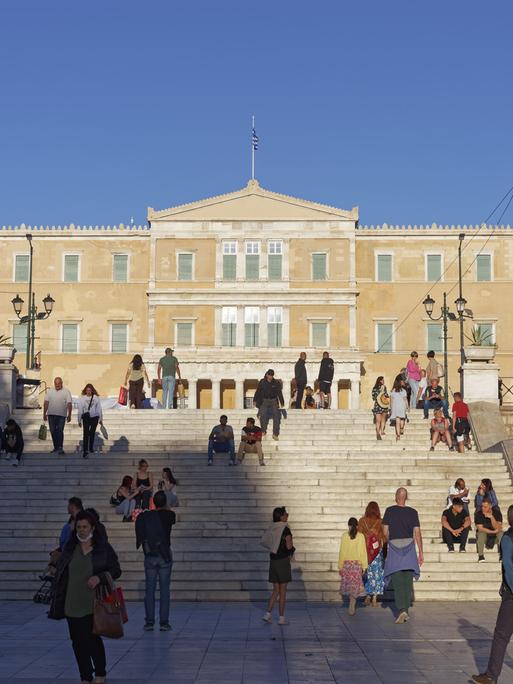 Parlamentsgebäude im Abendlicht, Syntagma-Platz, Athen, Griechenland, Europa