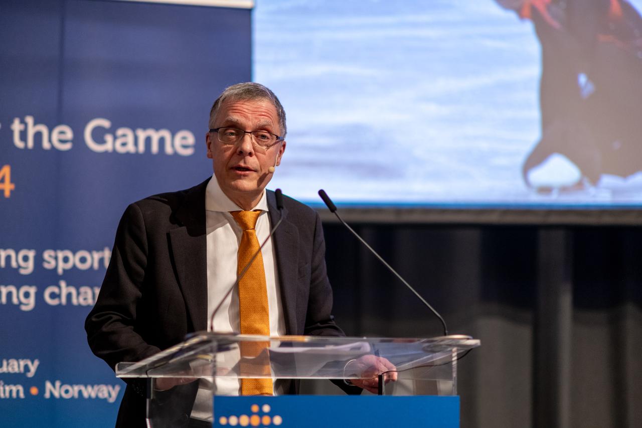 Jens Sejer Andersen spricht bei der "Play the Game"- Konferenz am 4. Februar 2024 in Trondheim.