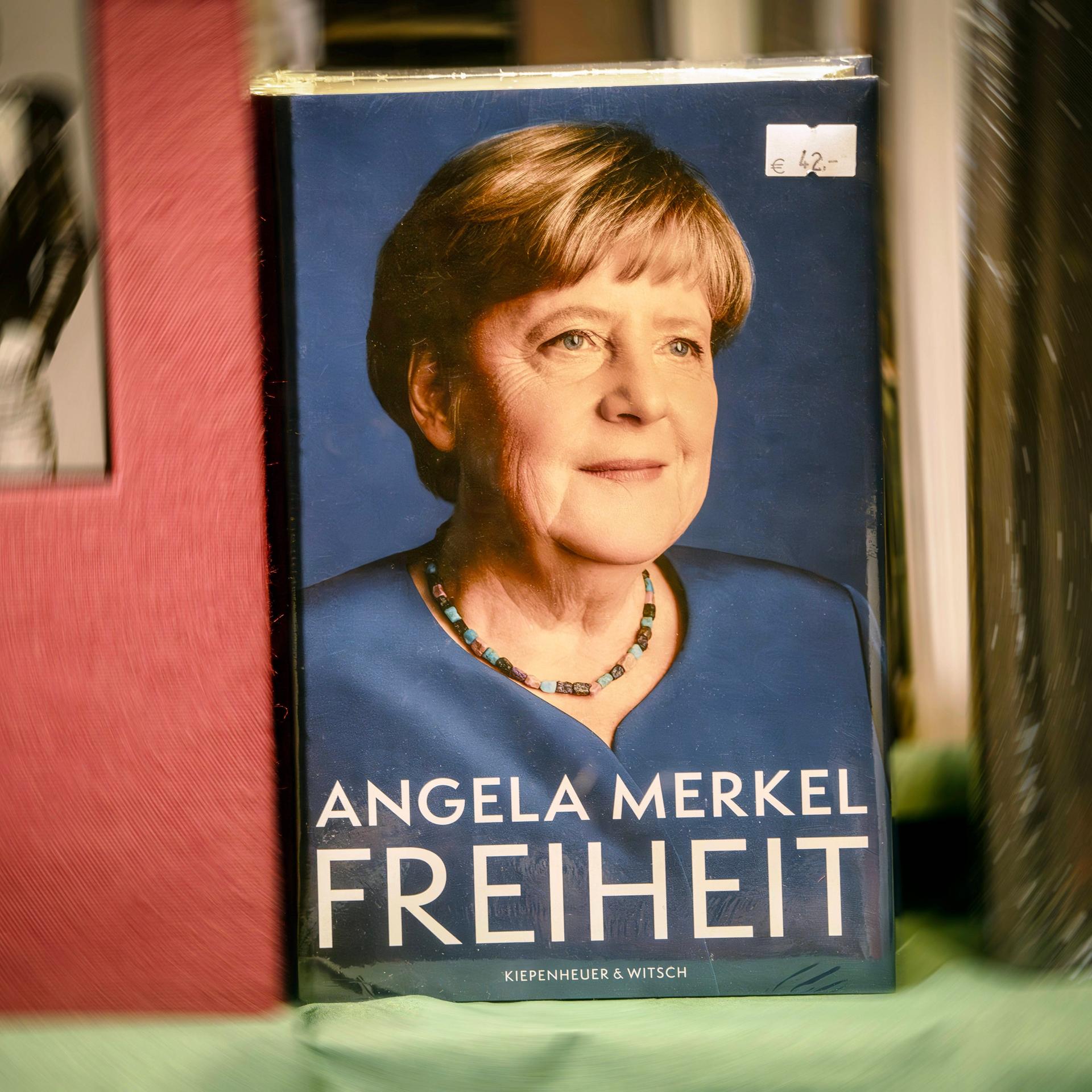 Lakonisch Elegant trifft 54books – Die ganze Wahrheit über Angela Merkel