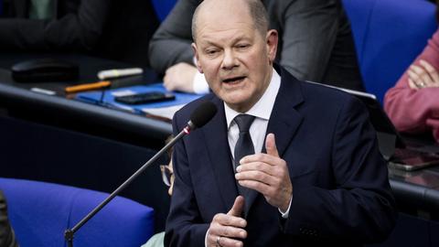 Olaf Scholz (SPD), Bundeskanzler, aufgenommen im Rahmen einer Befragung der Bundesregierung im Deutschen Bundestag in Berlin, 14.03.2024.
