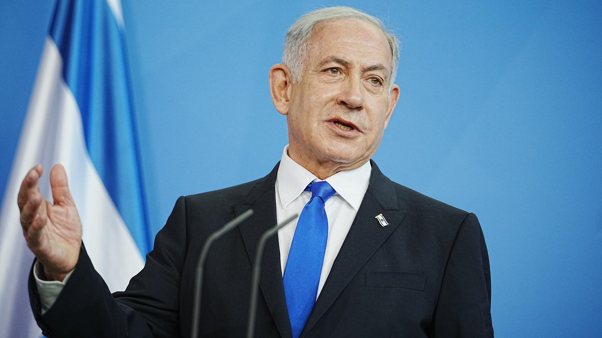 Benjamin Netanjahu, Ministerpräsident von Israel, gibt im Bundeskanzleramt eine Pressekonferenz.