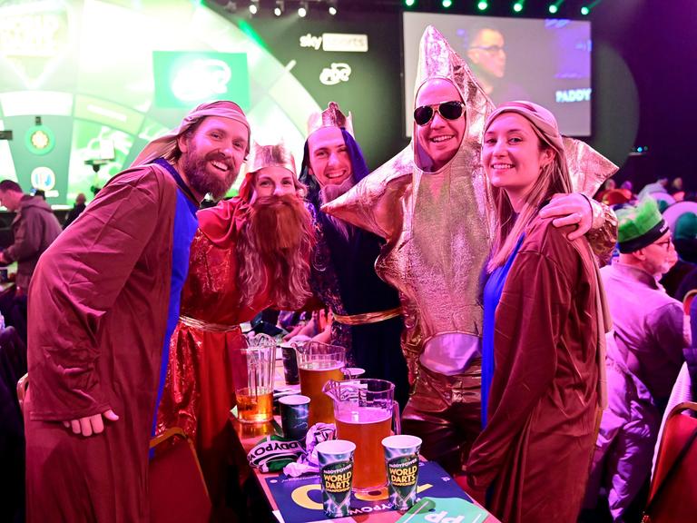 Stimmung wie am Ballermann: Fans bei der Darts-WM im Londoner Ally Pally