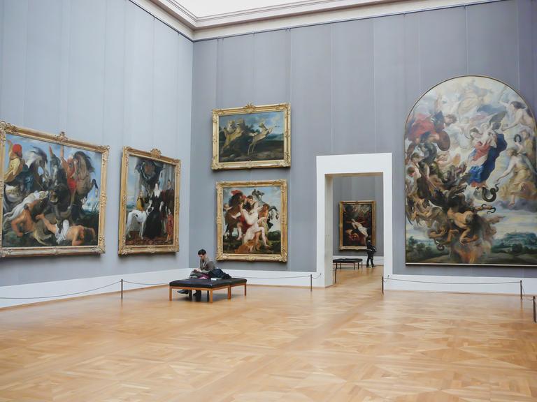 Ein Ausstellungsraum in der Alten Pinakothek in München.
      