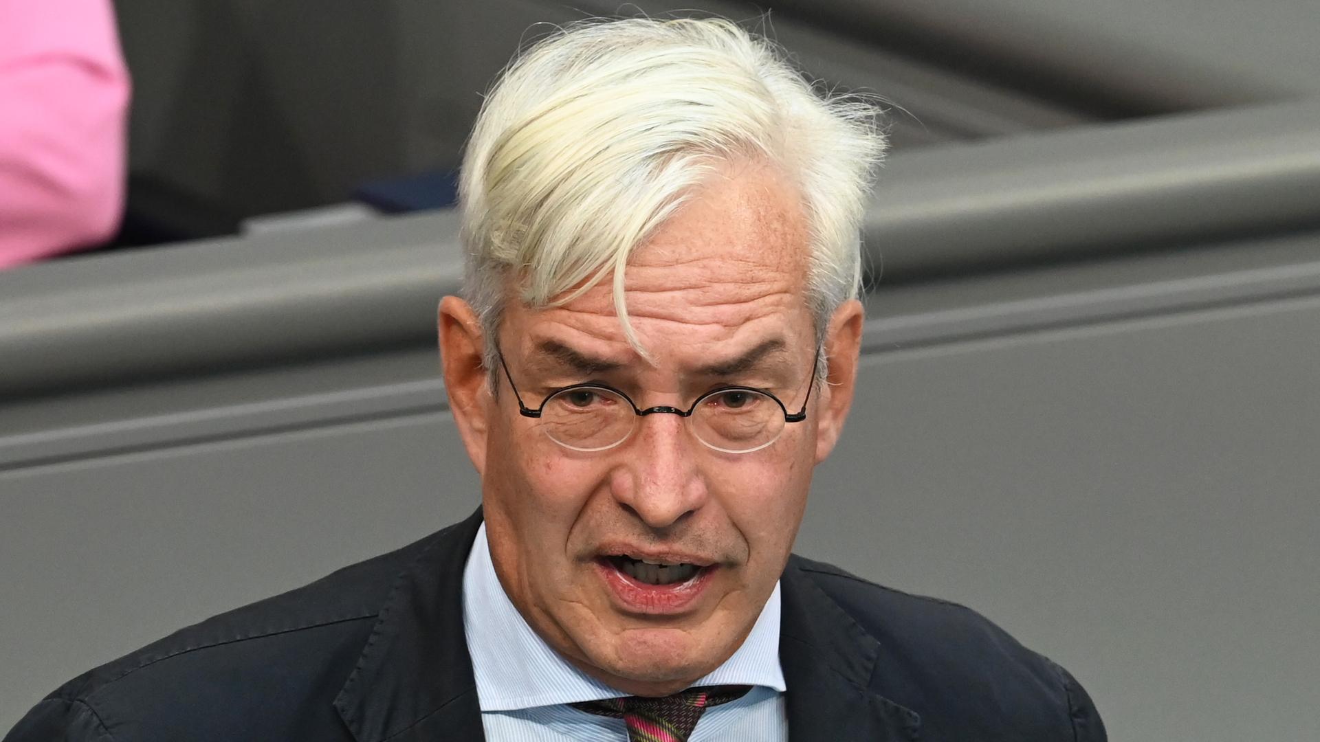 Mathias Middelberg (CDU) spricht im Bundestag. Mathias Middelberg (CDU) spricht im Bundestag.