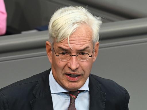 Mathias Middelberg (CDU) spricht im Bundestag.