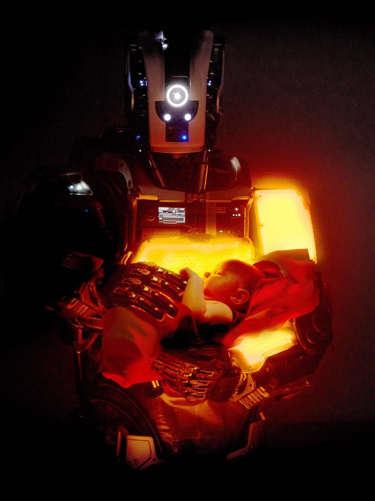 Roboter mit Baby aus dem Film "I am Mother"