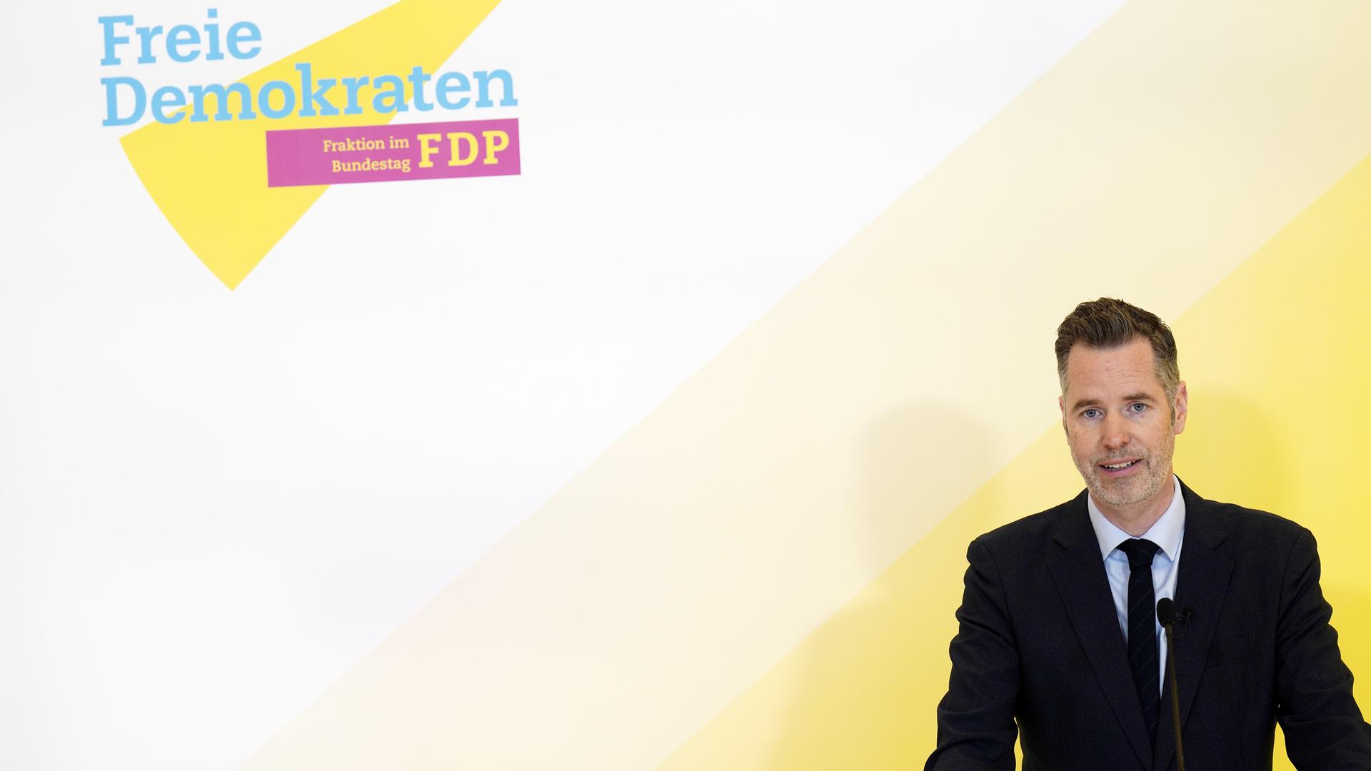 Christian Dürr beim Pressestatement zur Fraktionssitzung der FDP-Bundestagsfraktion im Reichstagsgebäude. Berlin, 16.01.2023